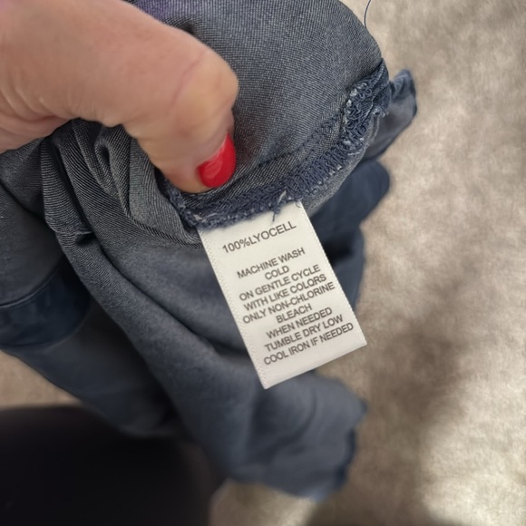 Madison Grey denim shirt size Petite Small like new - Picture 5 of 5